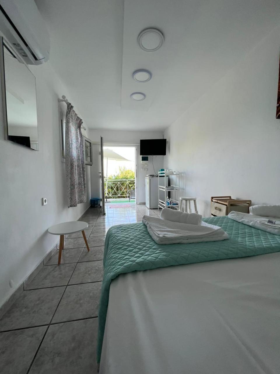Aronis Spyros Panoramic Seaview Apartments Longos  Номер фото