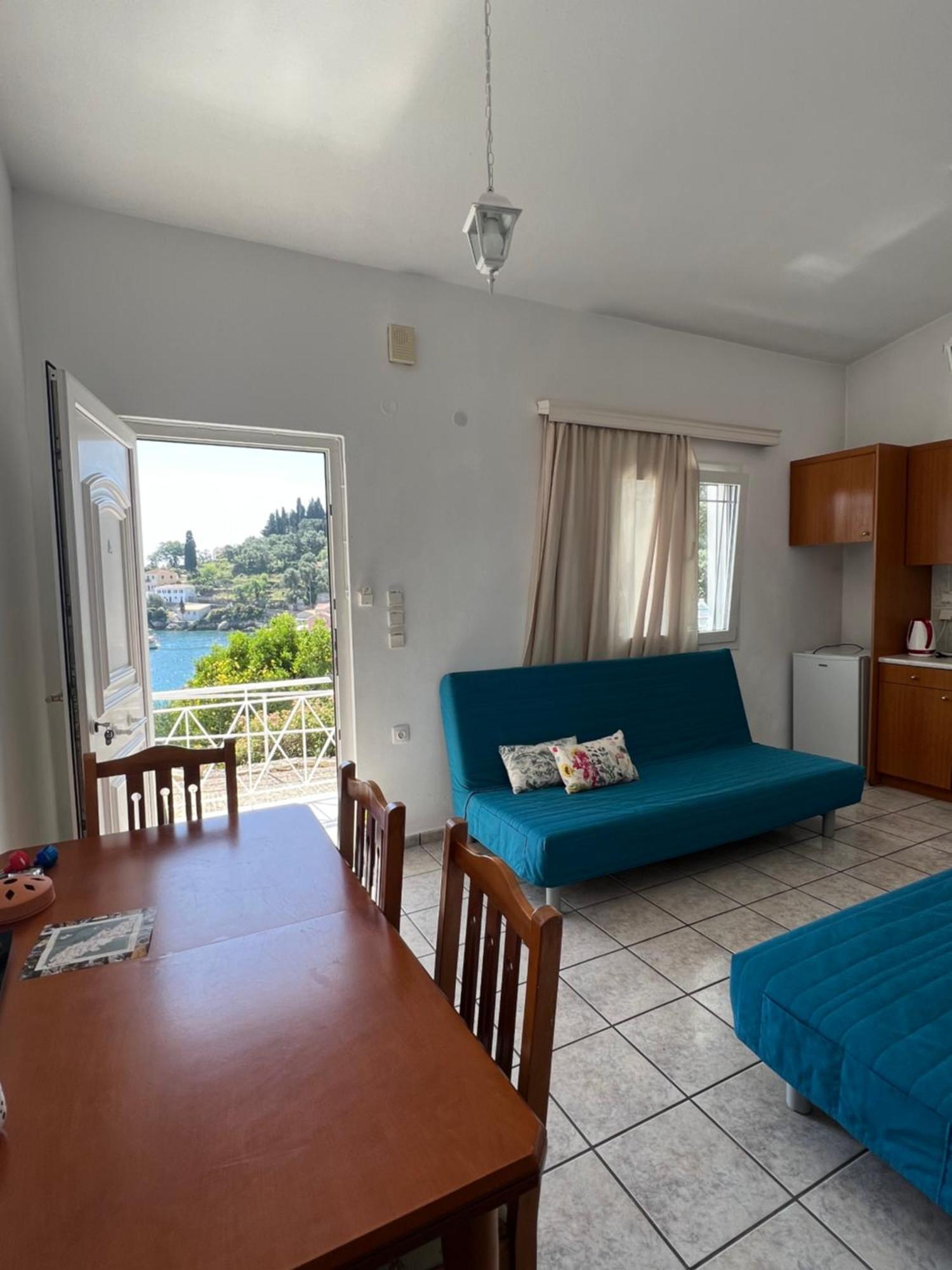 Aronis Spyros Panoramic Seaview Apartments Longos  Номер фото